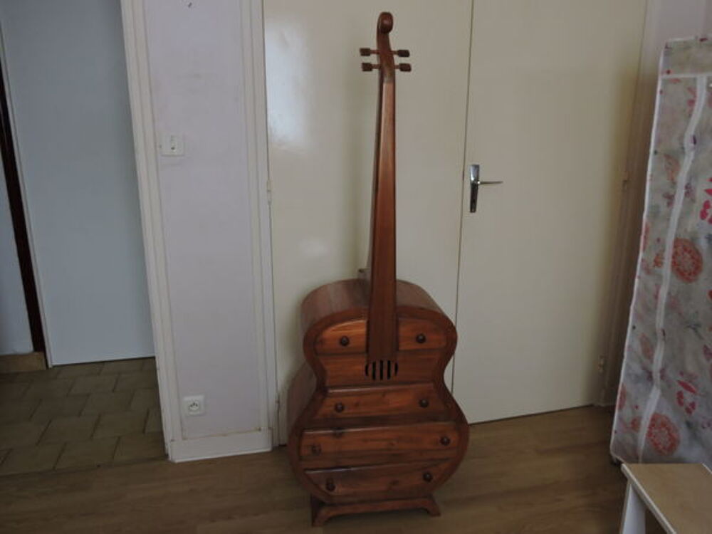 meuble design forme guitare Meubles