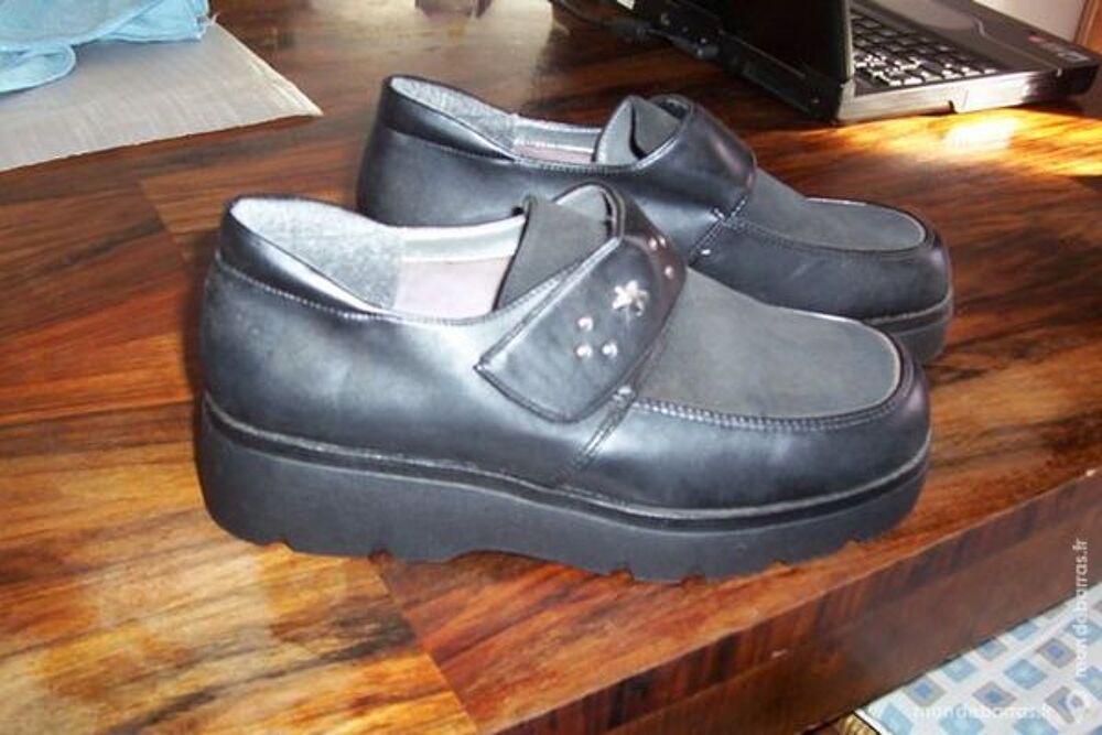 paire de chaussures femme Chaussures