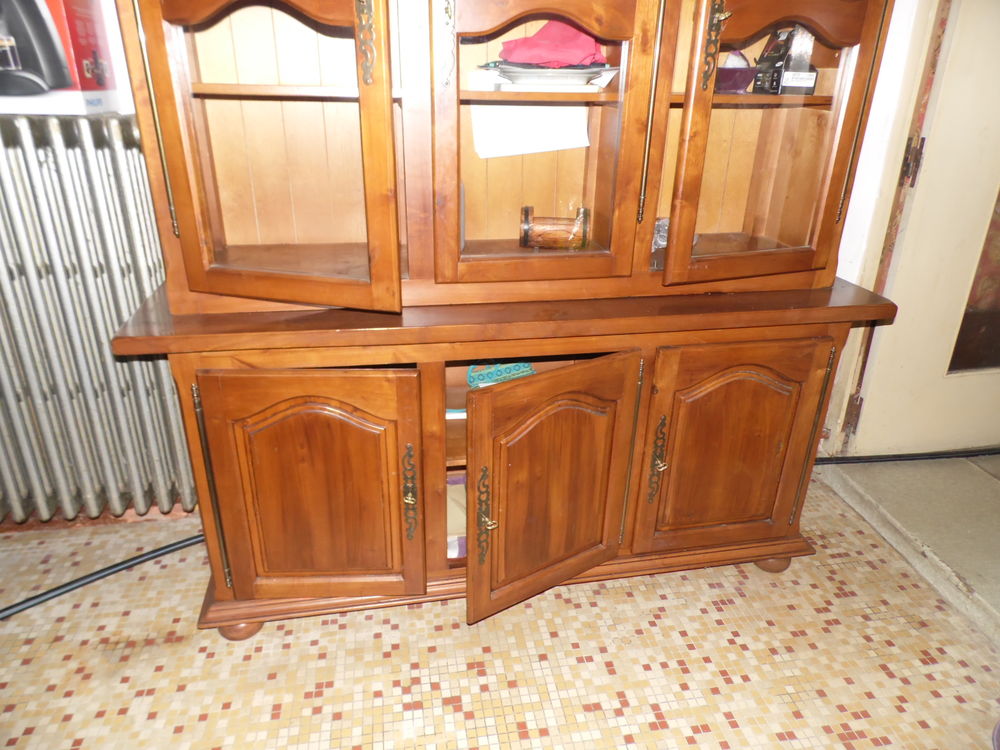 vaisselier merisier et table basse en hetre Meubles
