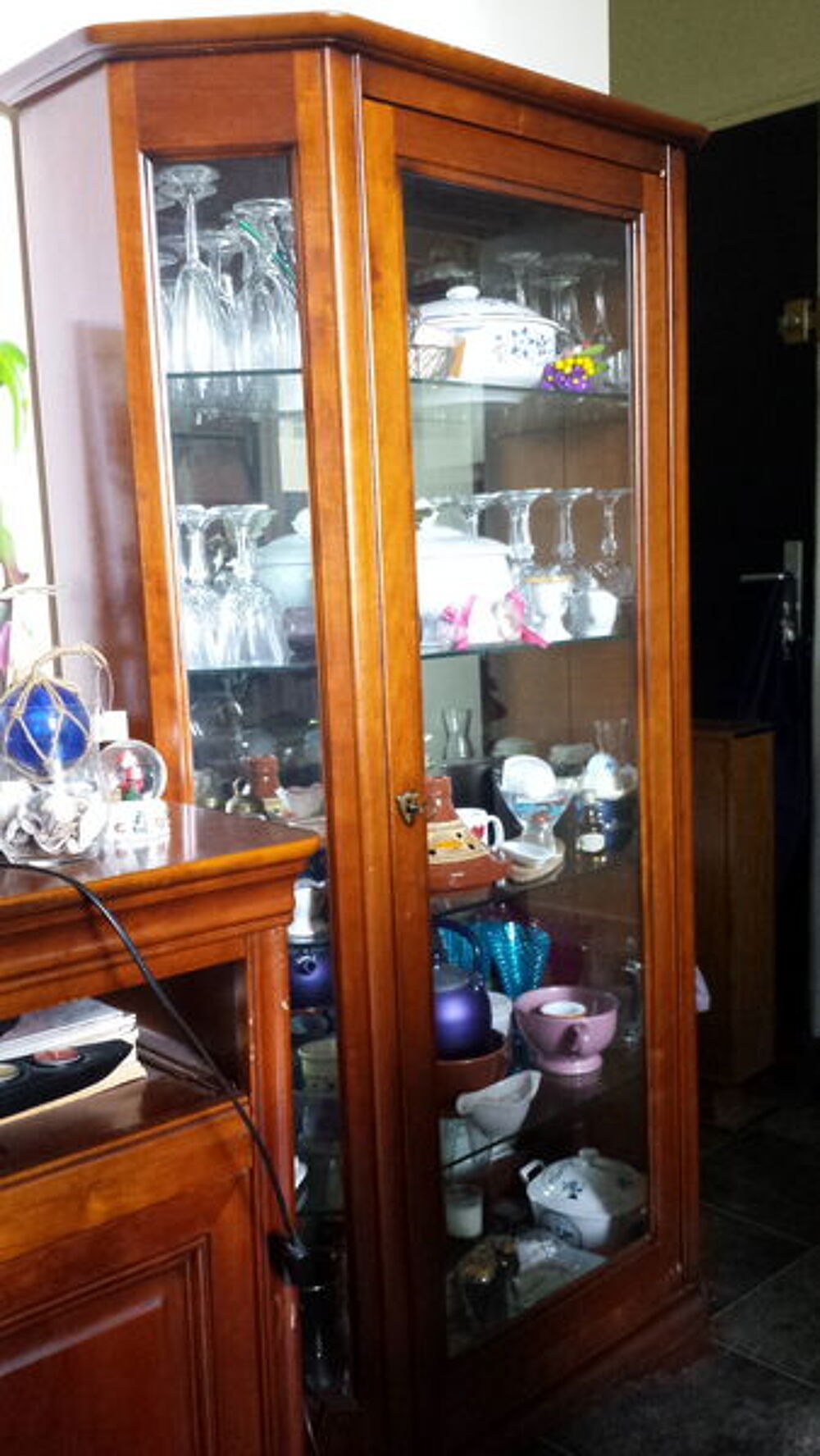 Vitrine en merisier, style Louis Philippe Meubles