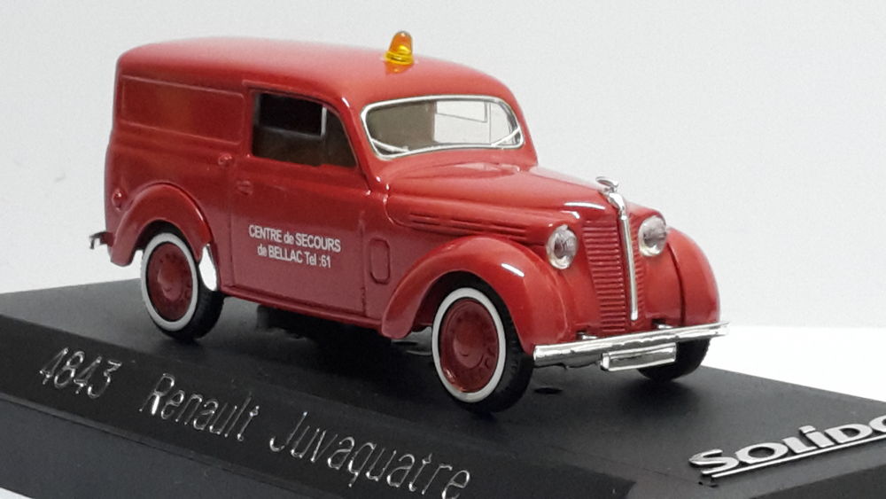 Renault Juvaquatre t&ocirc;l&eacute;e pompiers 