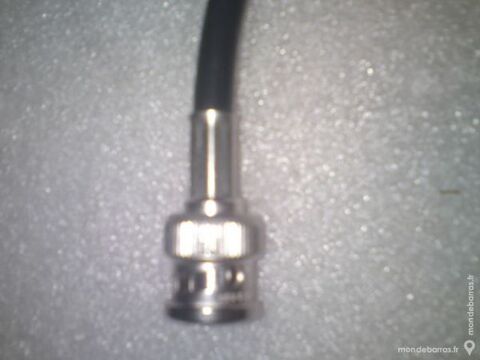 BNC COAXIAL  A SERTIR ET A SOUDER 1 Frjus (83)