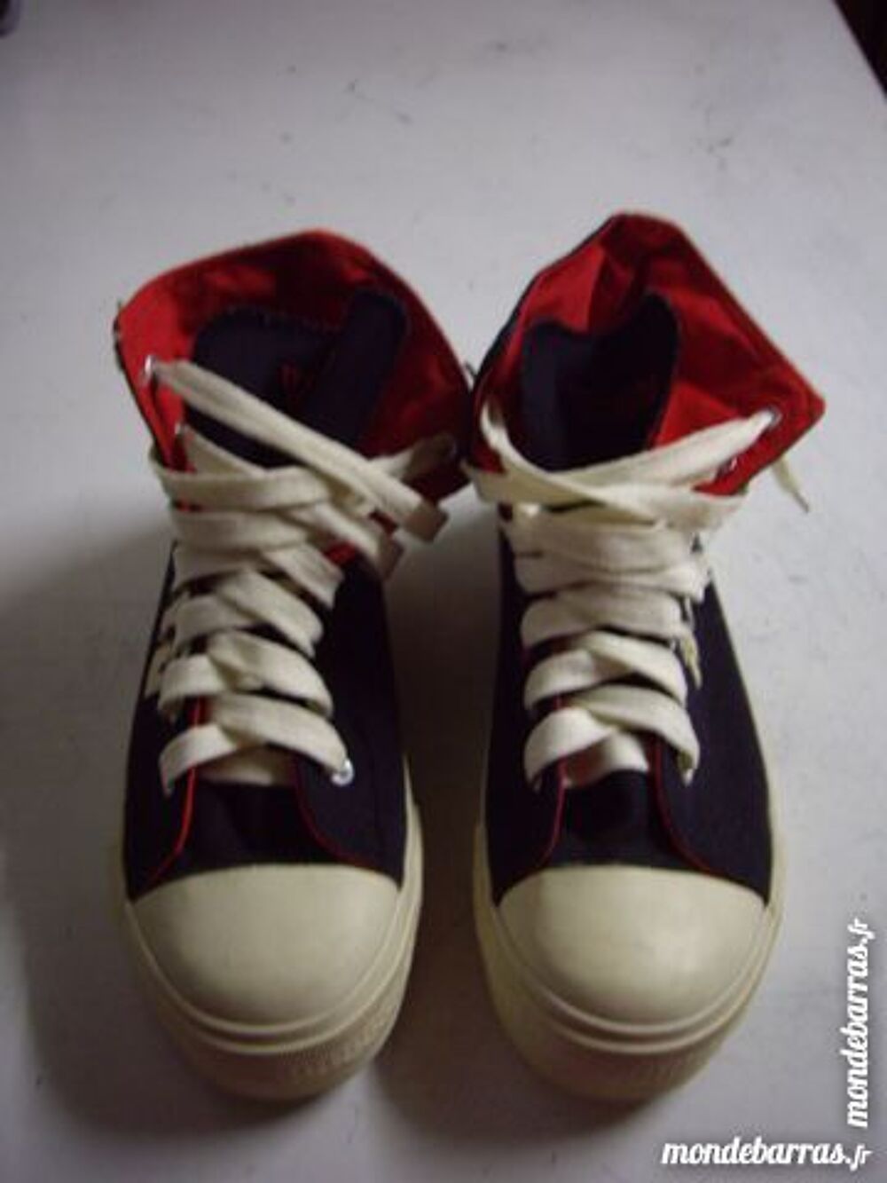 Basket en toile Noir avec t&ecirc;te de mort pt 37-neuve Chaussures