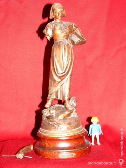 Statue regule hercheuse hiercheuse mineur wagon 30 Dunkerque (59)