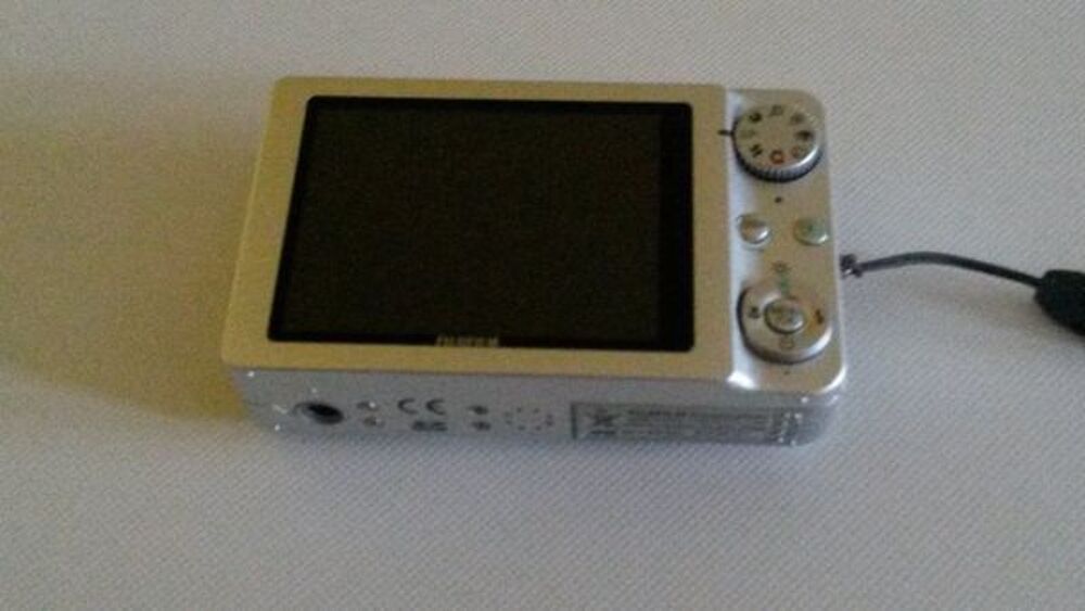 app.photo num&eacute;rique Fujifilm Finepix J110W gris
Photos/Video/TV
