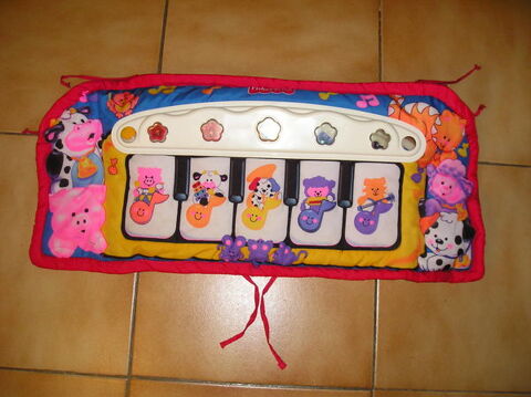 piano vertical de tour de lit pour enfant 15 Septmes-les-Vallons (13)