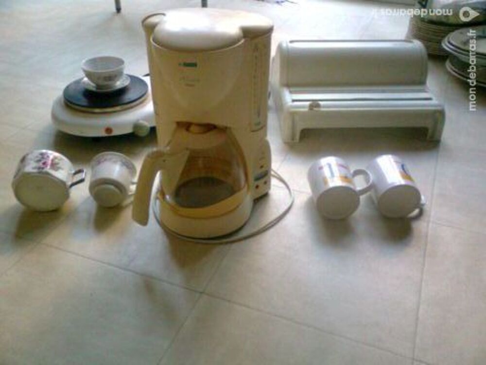 Cafeti&egrave;re, plaque, distr. zoe Electromnager