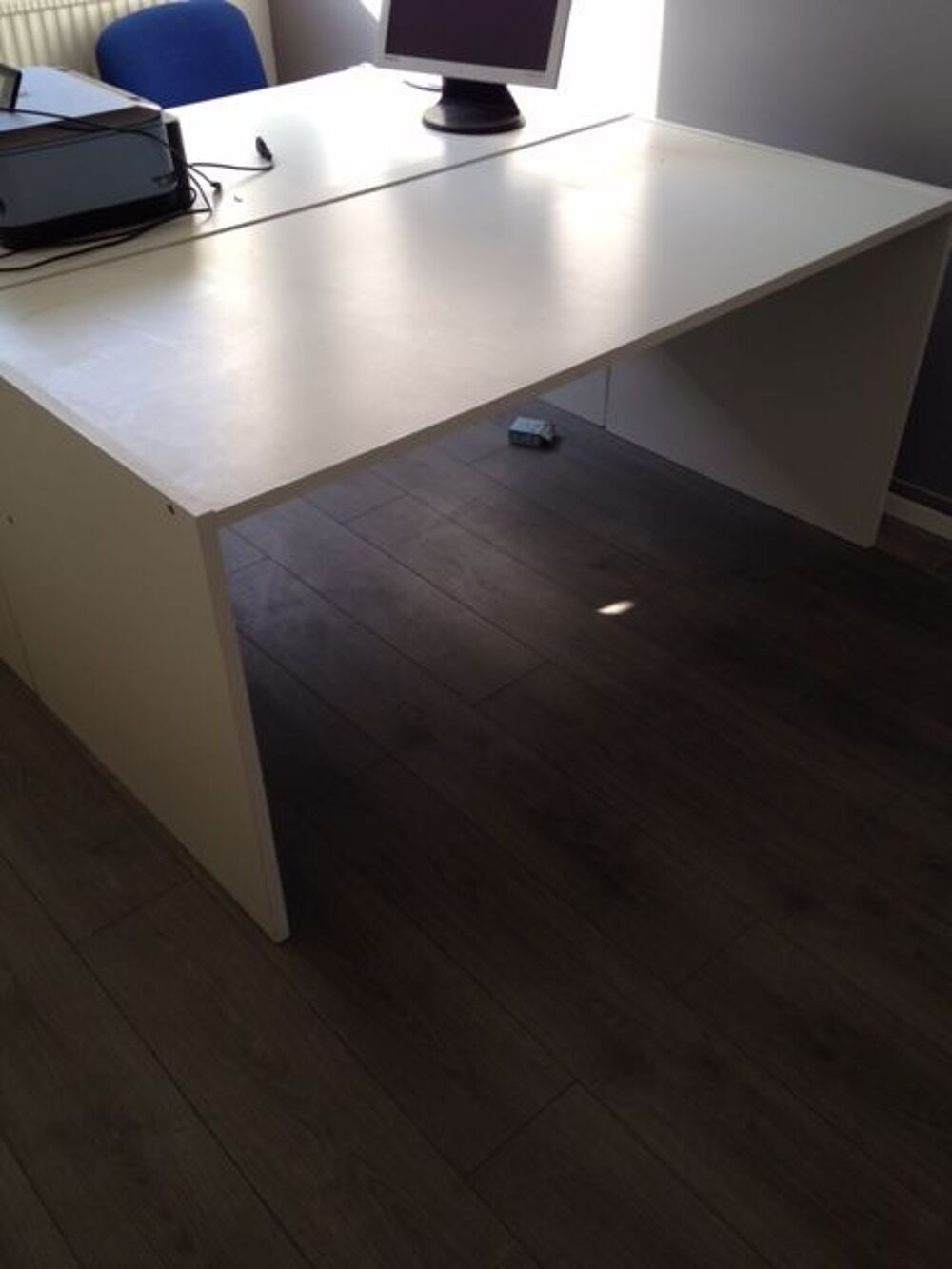 lot de bureaux et &eacute;tag&egrave;res pour 50€ Meubles
