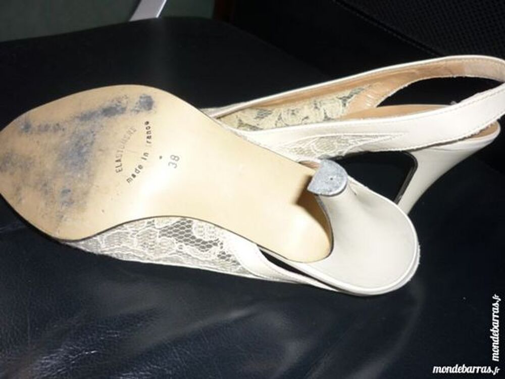 Scarpin beige avec dentelle Chaussures