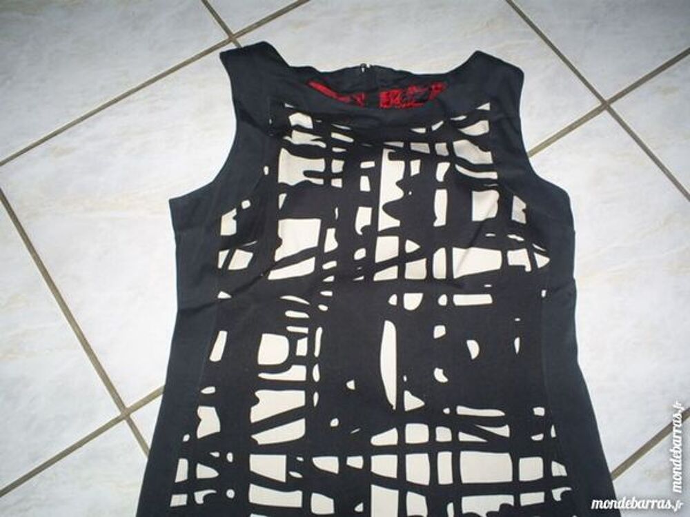 Robe DESIGUAL Taille 38 Vêtements