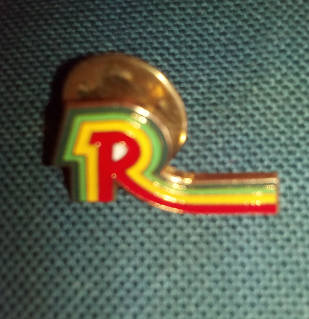  pin&acute;s ancien , voyage richou a cholet 49 