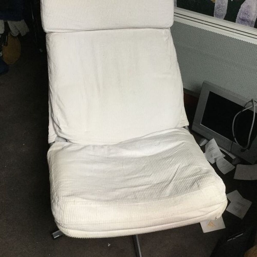 Fauteuil ik&eacute;a de d&eacute;tente blanc Chaussures