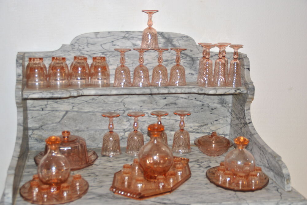 lot vaisselle verre rose Décoration