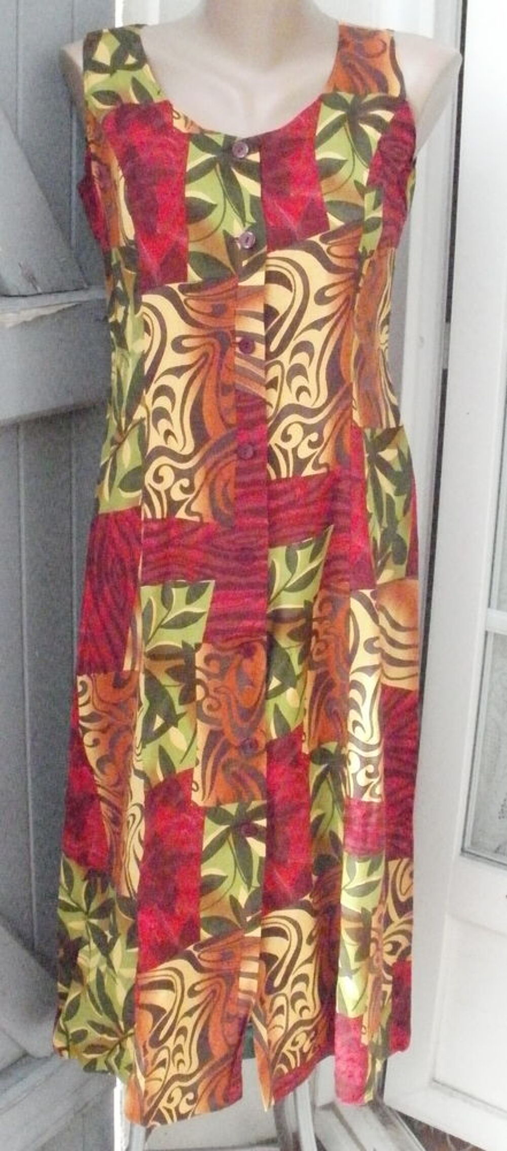 Robe d'&eacute;t&eacute; taille 38 motif feuillage Vêtements