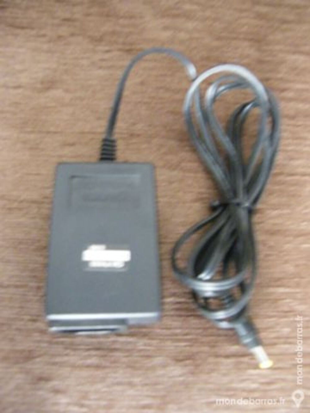 Adapteur AC/DC 220v/9v Matériel informatique