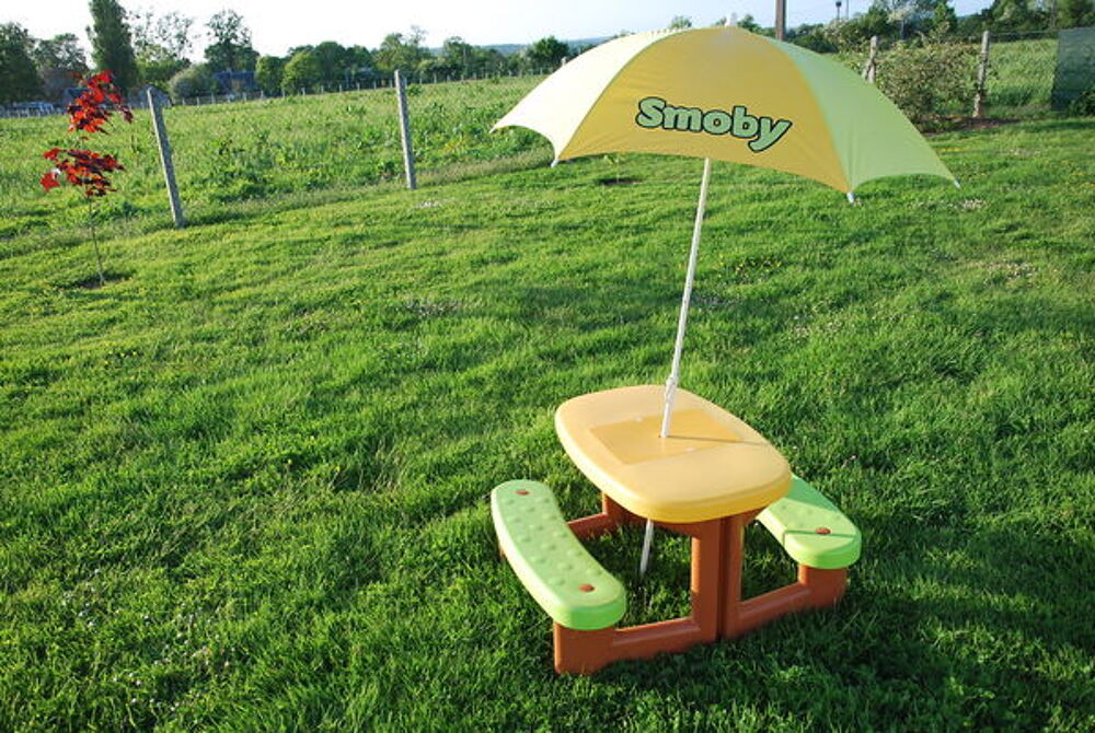 Table Pic nic et son parasol Jeux / jouets