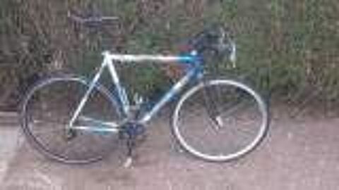 vlo de route. 200 Sainte-Flaive-des-Loups (85)