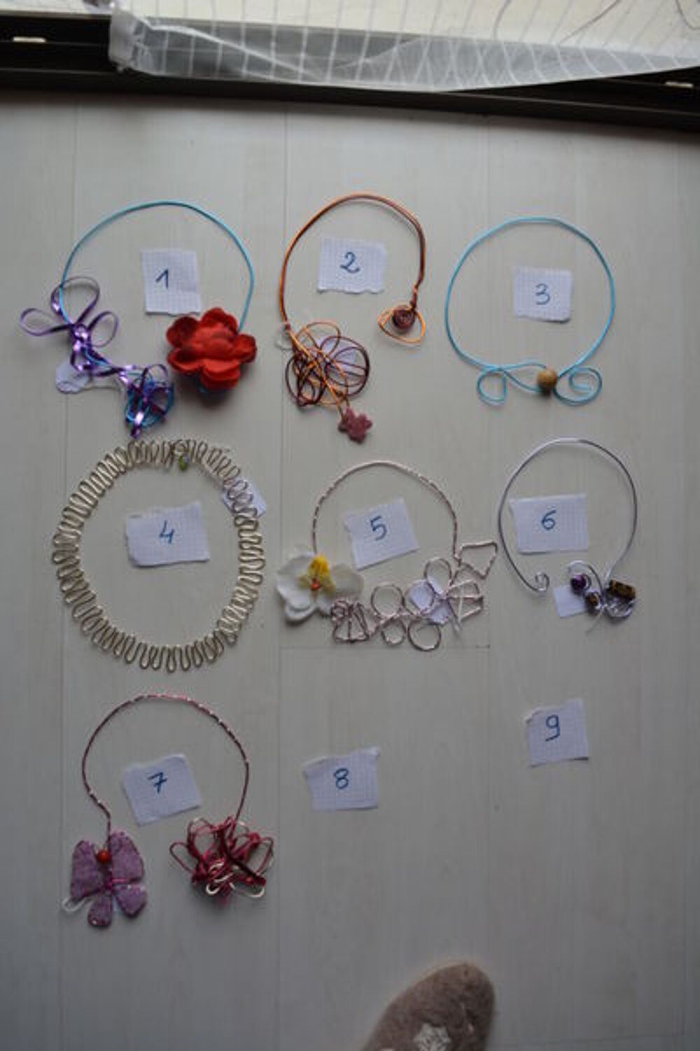 Divers Colliers et bracelets Bijoux et montres