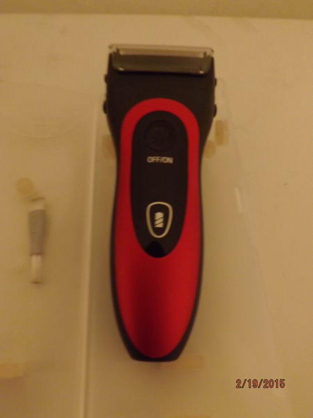 Rasoir ELECTRIQUE RECHARGABLE POVOS 26814 ROUGE N Electroménager