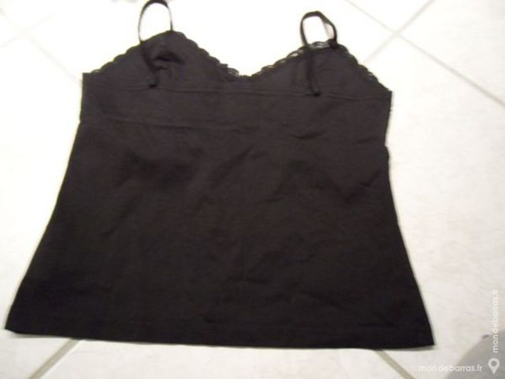 top d&eacute;bardeur Vêtements