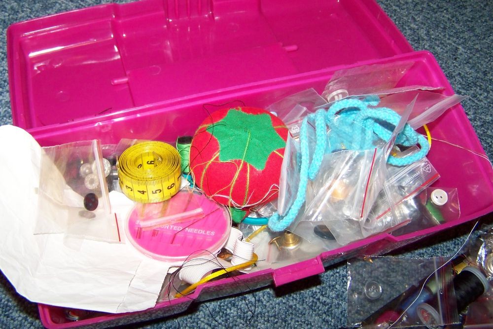 valisette avec multiples accessoires couture Bricolage