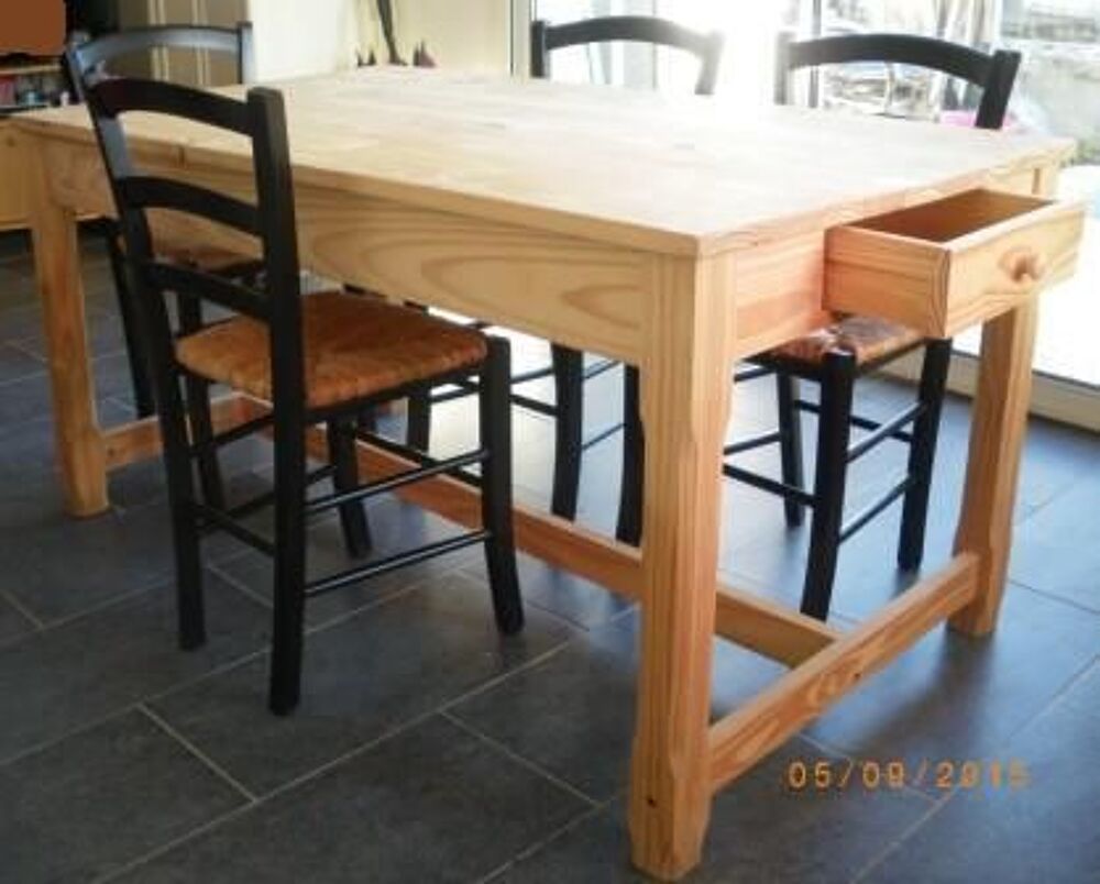Table 6 places pin massif Meubles