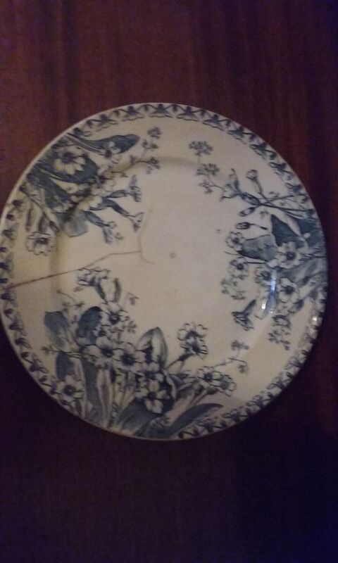 1 assiette ancienne faïence française 15 Lésigny (77)