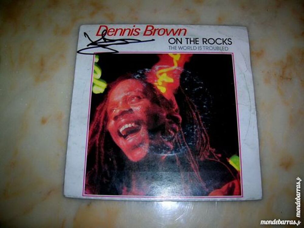 45 TOURS DENNIS BROWN On the rocks - REGGAE CD et vinyles