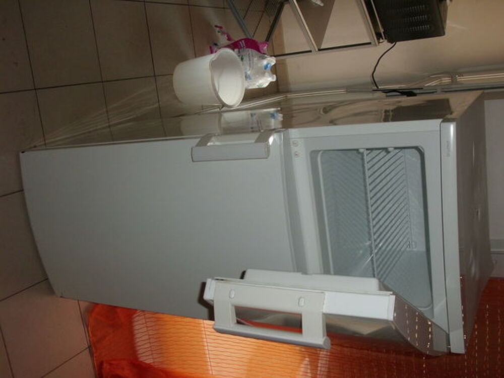 R&eacute;frig&eacute;rateur ELECTROLUX - Bon &eacute;tat Electroménager