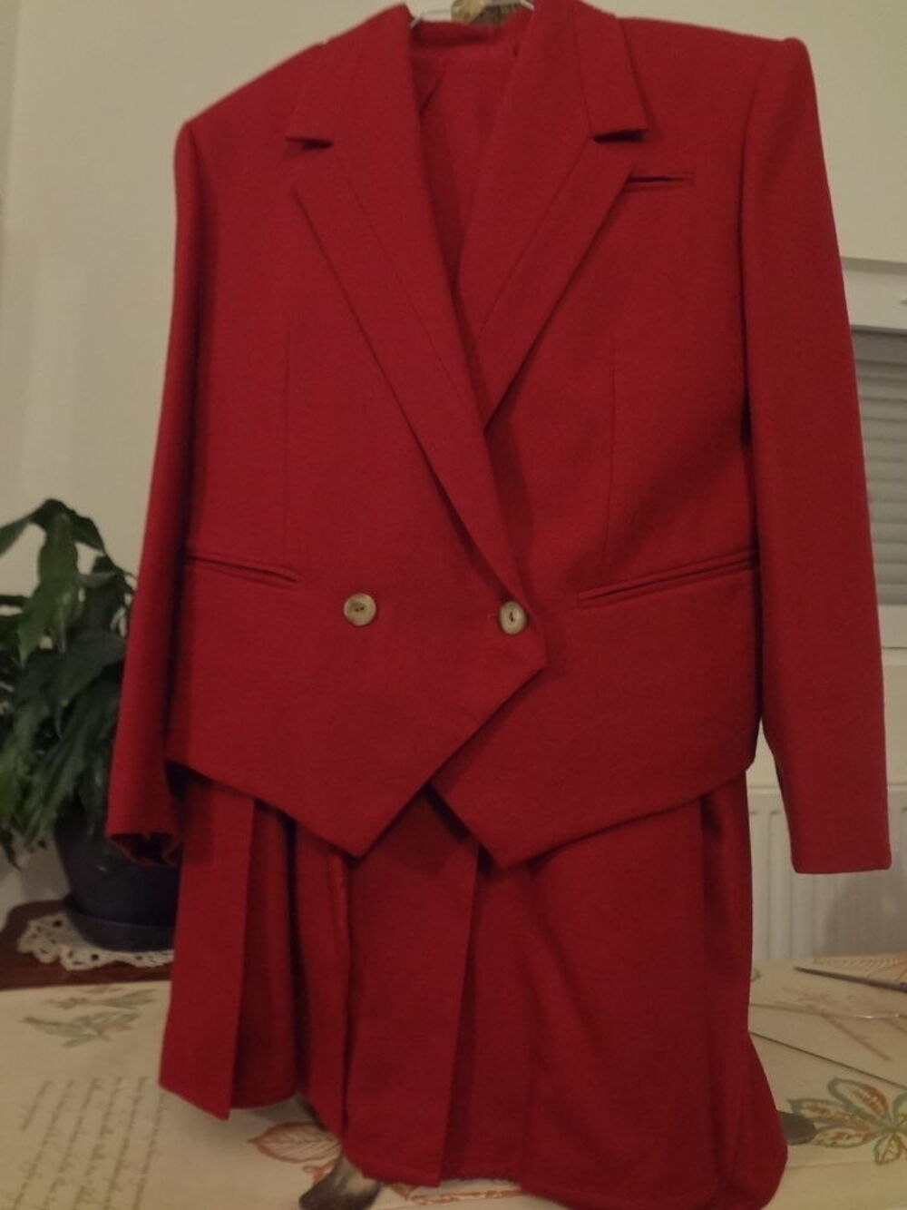 Tailleur jupe/veste, Bordeaux, taille 42 Vêtements
