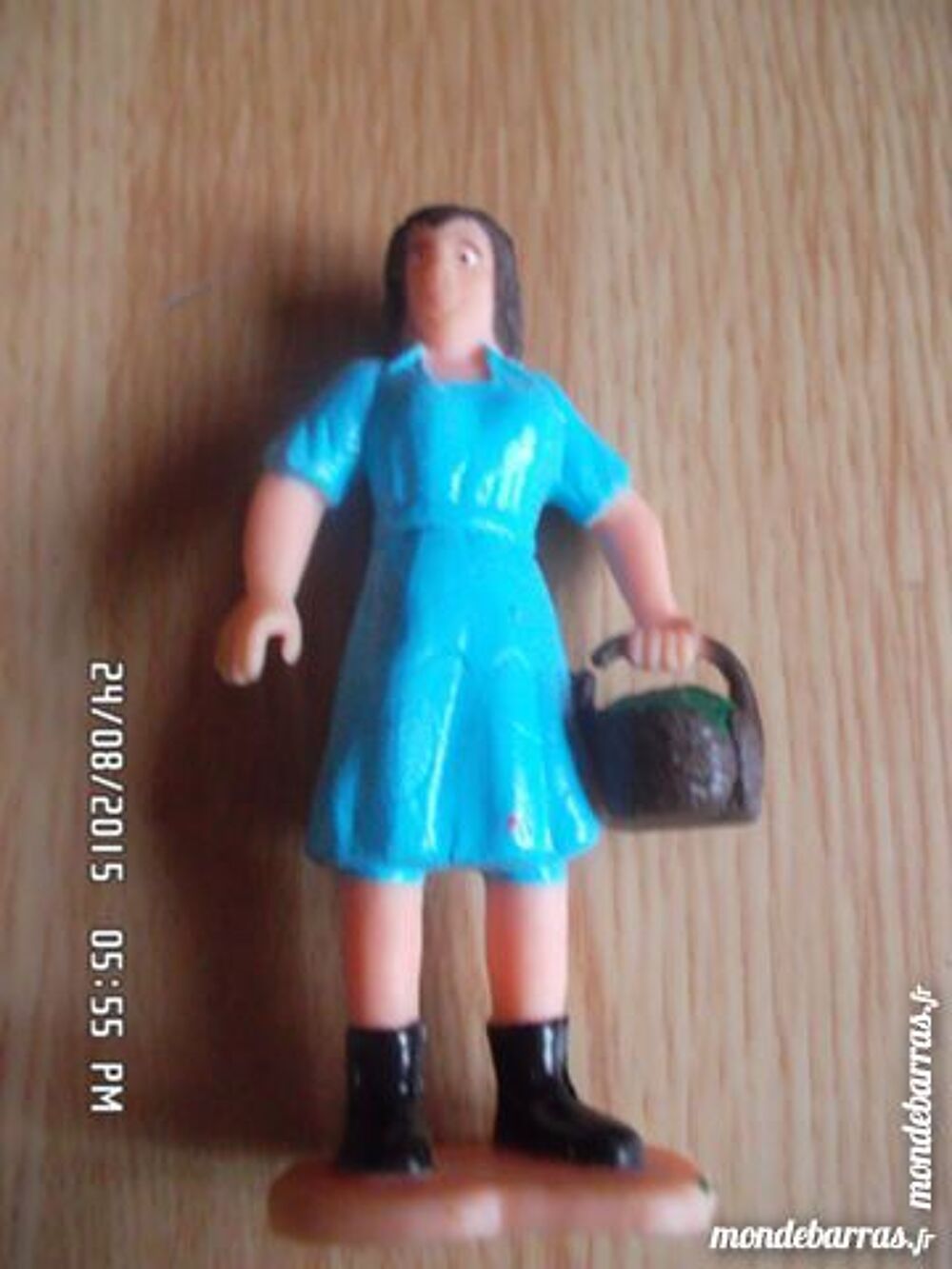 FIGURINE DAME PANIER A LA MAIN Jeux / jouets