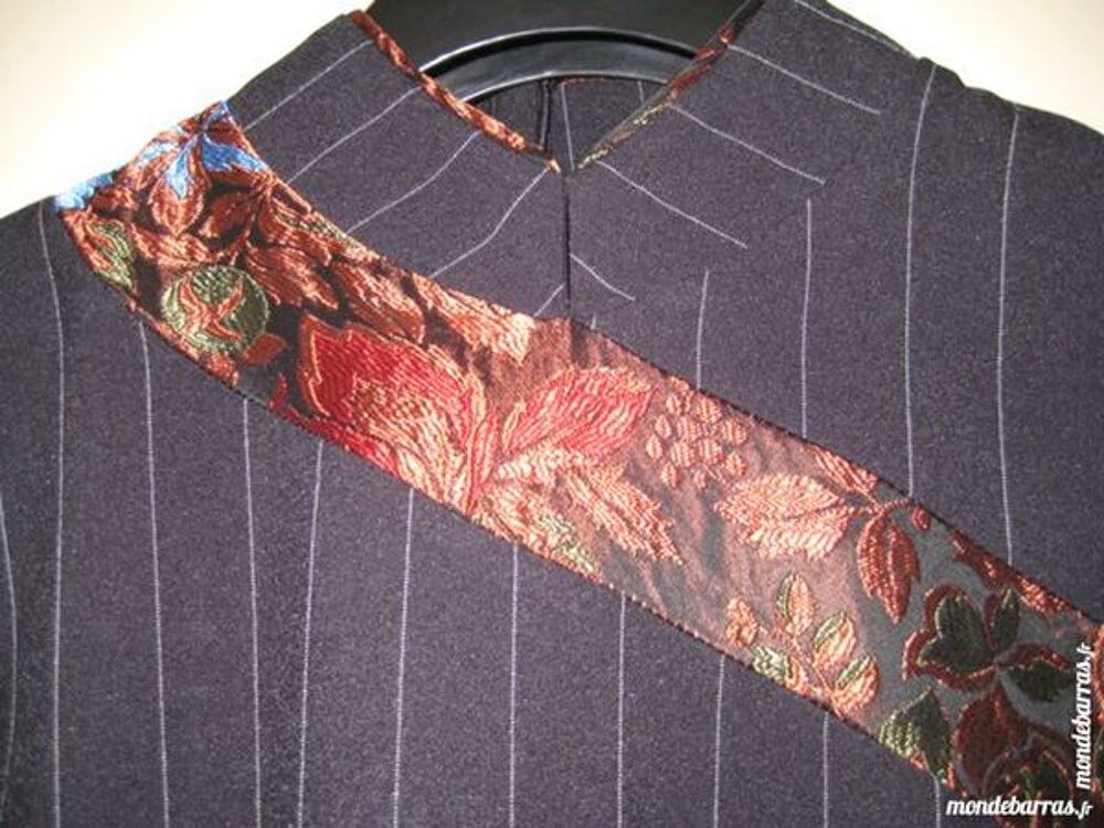 robe noire avec broderies Vêtements