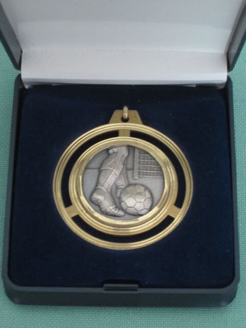médaille de FOOTBALL avec COFFRET
3 Sassenage (38)