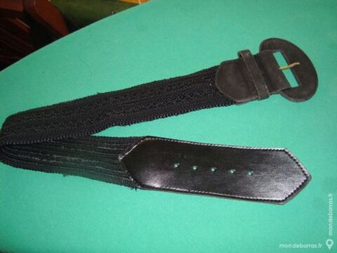 CEINTURE NOIRE EXTENSIBLE BRODEE T. 38  44 8 Saint-Genis-Laval (69)