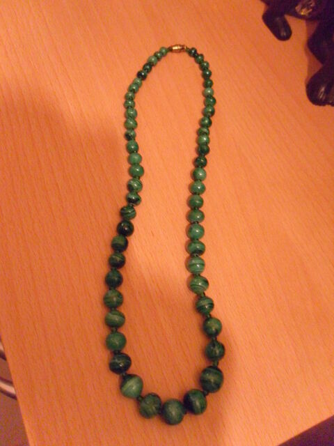 Collier de perles d'Emeraude-Malachite P.Etat 125 Neuville-de-Poitou (86)