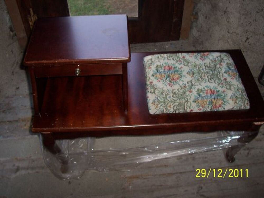 banquette de t&eacute;l&eacute;phone en merisier Meubles