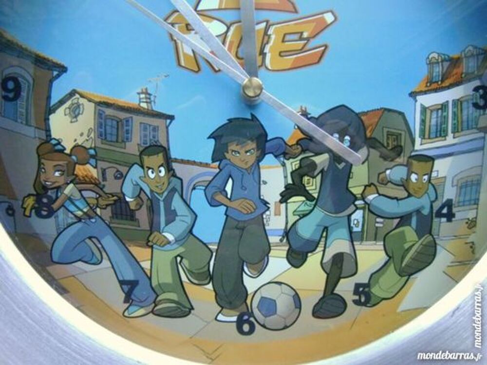 horloge murale &laquo;Foot 2 Rue&raquo; - TBE Décoration