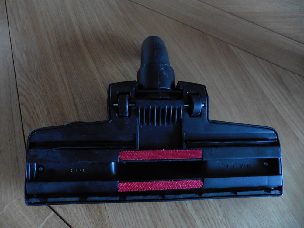 Brosse avec Roulettes pour Aspirateur - 32 mm Electroménager