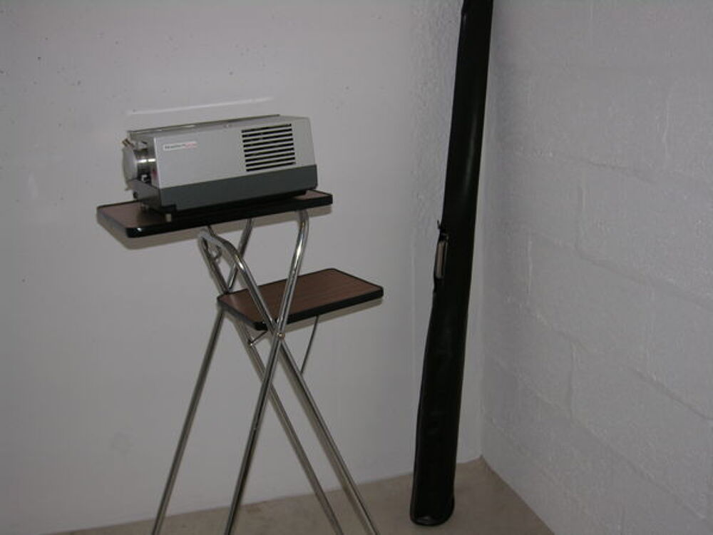 appareil de projection de diapos avec grand &eacute;cran et housse Audio et hifi