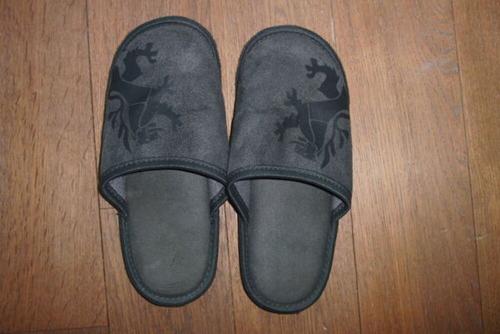pantoufle gar&ccedil;on 38 parfait &eacute;tat Chaussures