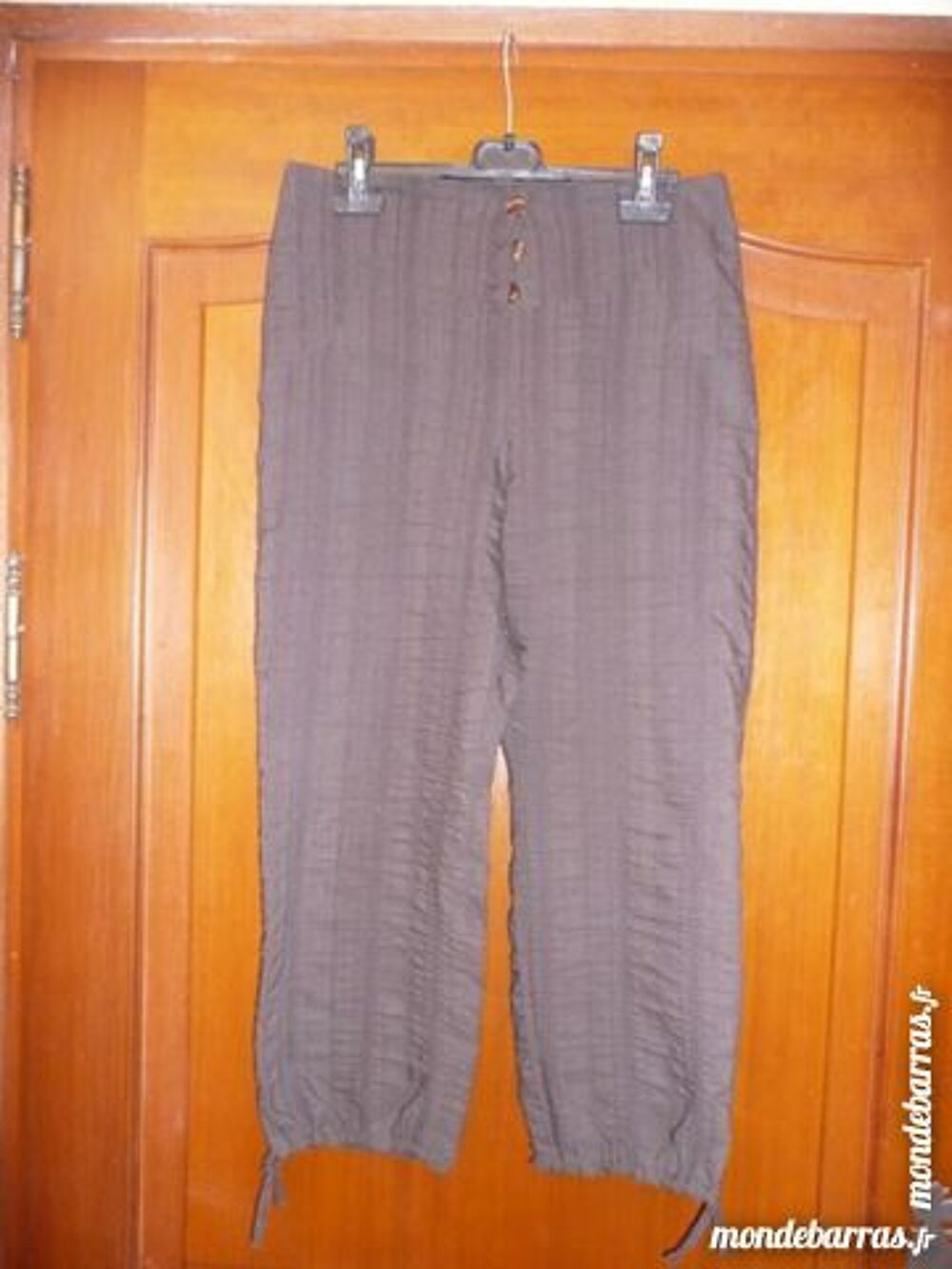 PANTACOURT MARRON JOFRATI T38 Vêtements