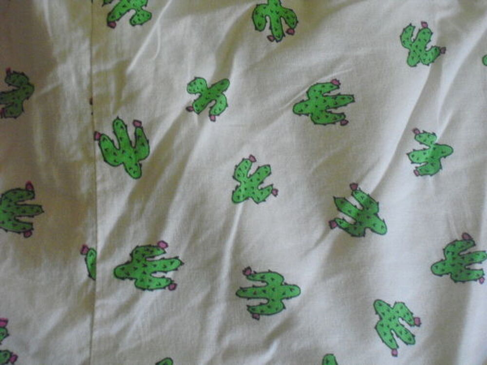 cale&ccedil;on motifs cactus taille 36/38/40 Vêtements