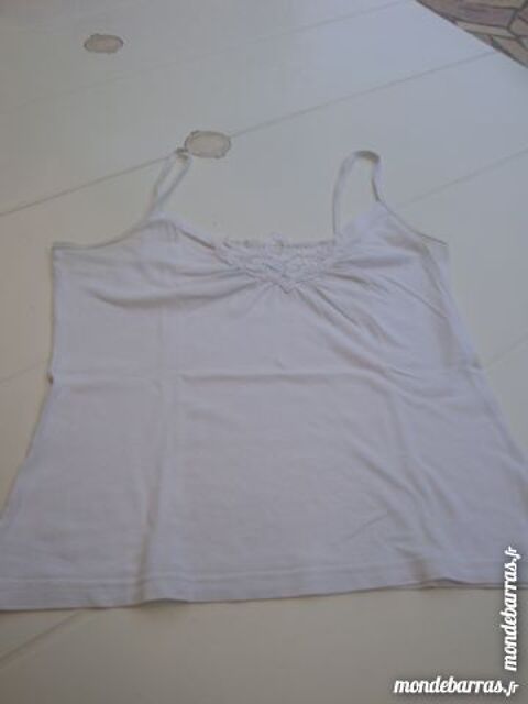Haut blanc � bretelles 3 N�mes (30)