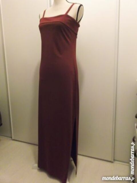 Robe bordeaux neuve T. 38/40 10 Vitry-aux-Loges (45)