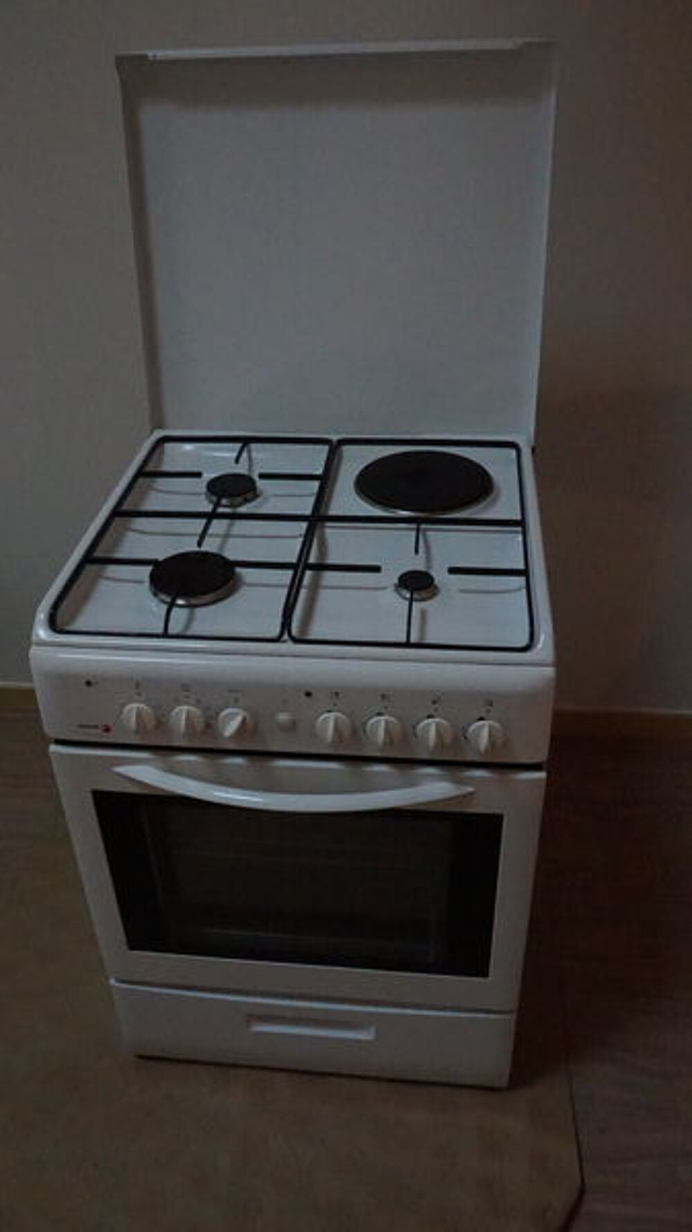 Cuisini&egrave;re Pyrolyse Fagor Electroménager