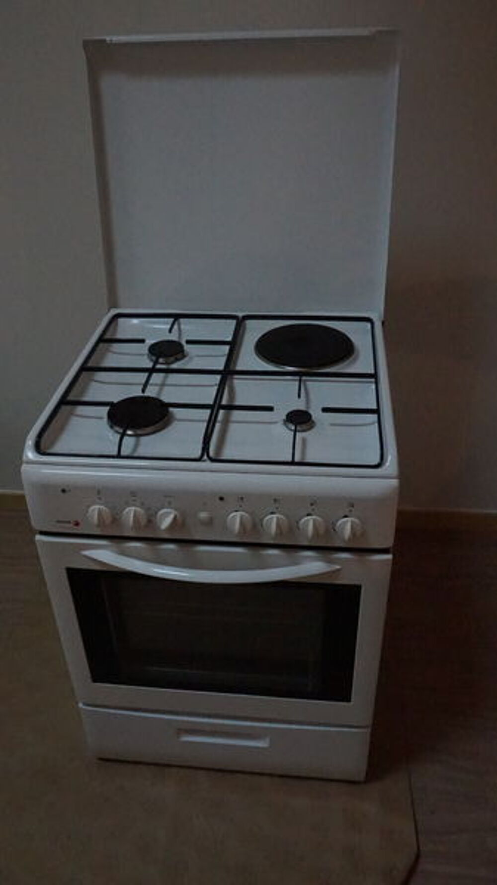 Cuisini&egrave;re Pyrolyse Fagor Electromnager