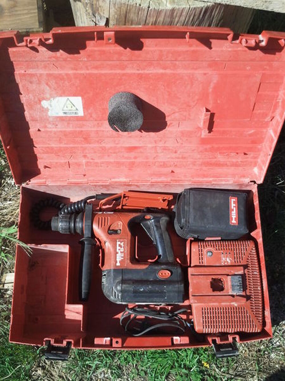  
PERFORATEUR HILTI TE 6 A . BON ETAT. Bricolage