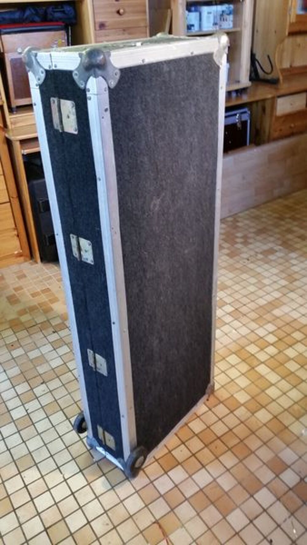 FLIGHT CASE POUR SYNTHETISEUR Instruments de musique