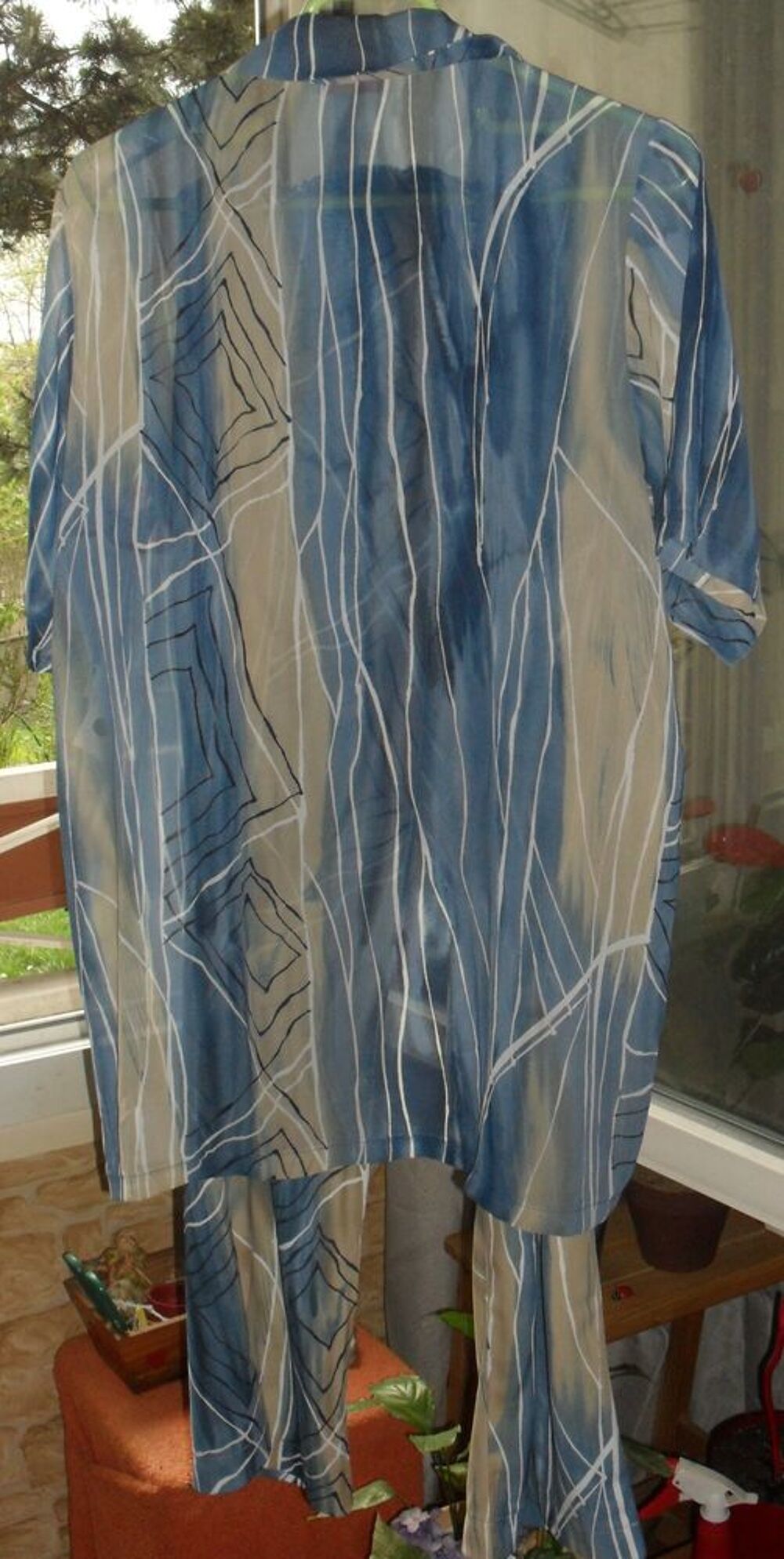 Ensemble Femme ultra l&eacute;ger motifs bleut&eacute;s.Taille 1 Vêtements