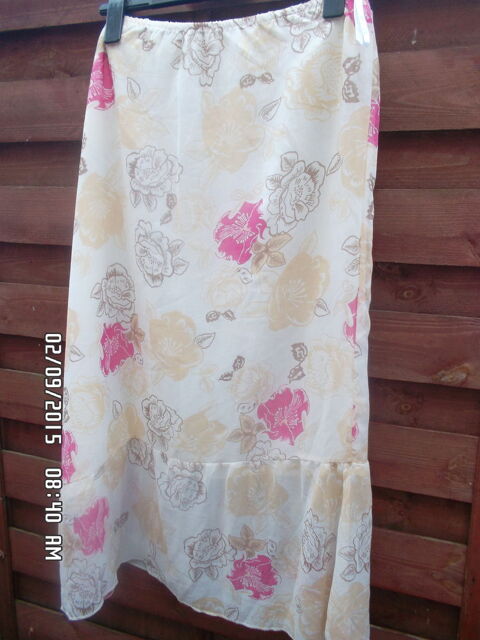 JUPE ECRU FLEURS*JUSTE 3E*KIKI60230 3 Chambly (60)